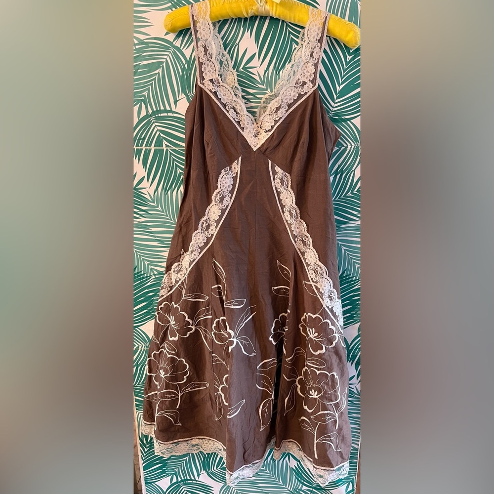 Vasna dress brown with cream lace detail and embroidery 100% cotton size L
